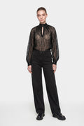 Blusa in Pizzo Nero con Collo Alto