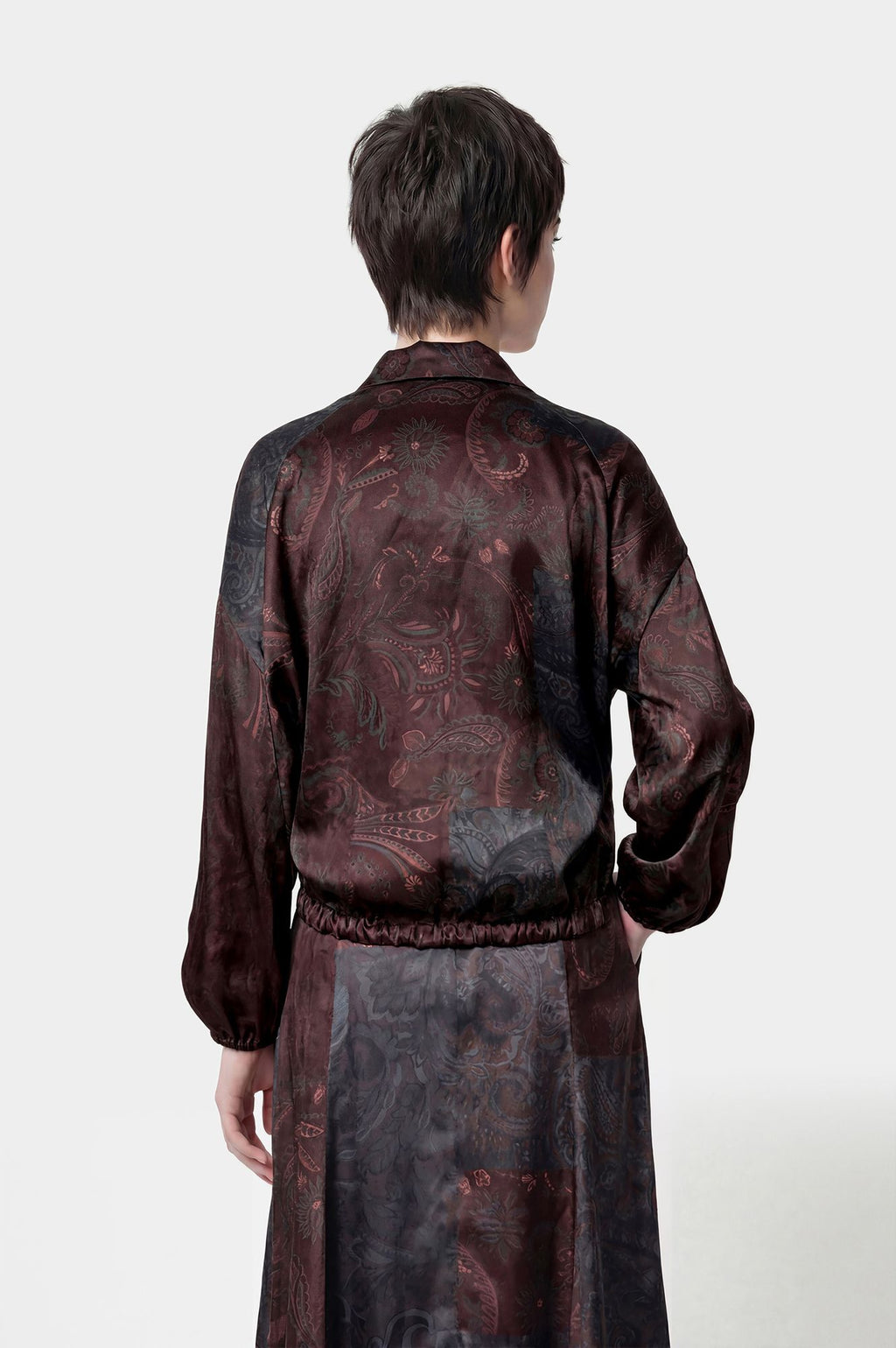 Blusa stampata con maniche arricciate
