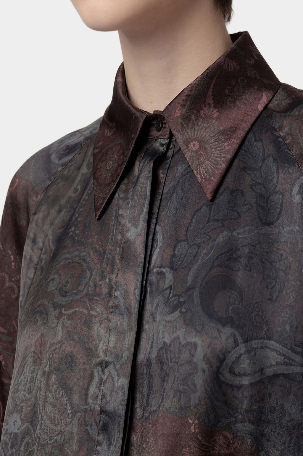 Blusa stampata con maniche arricciate